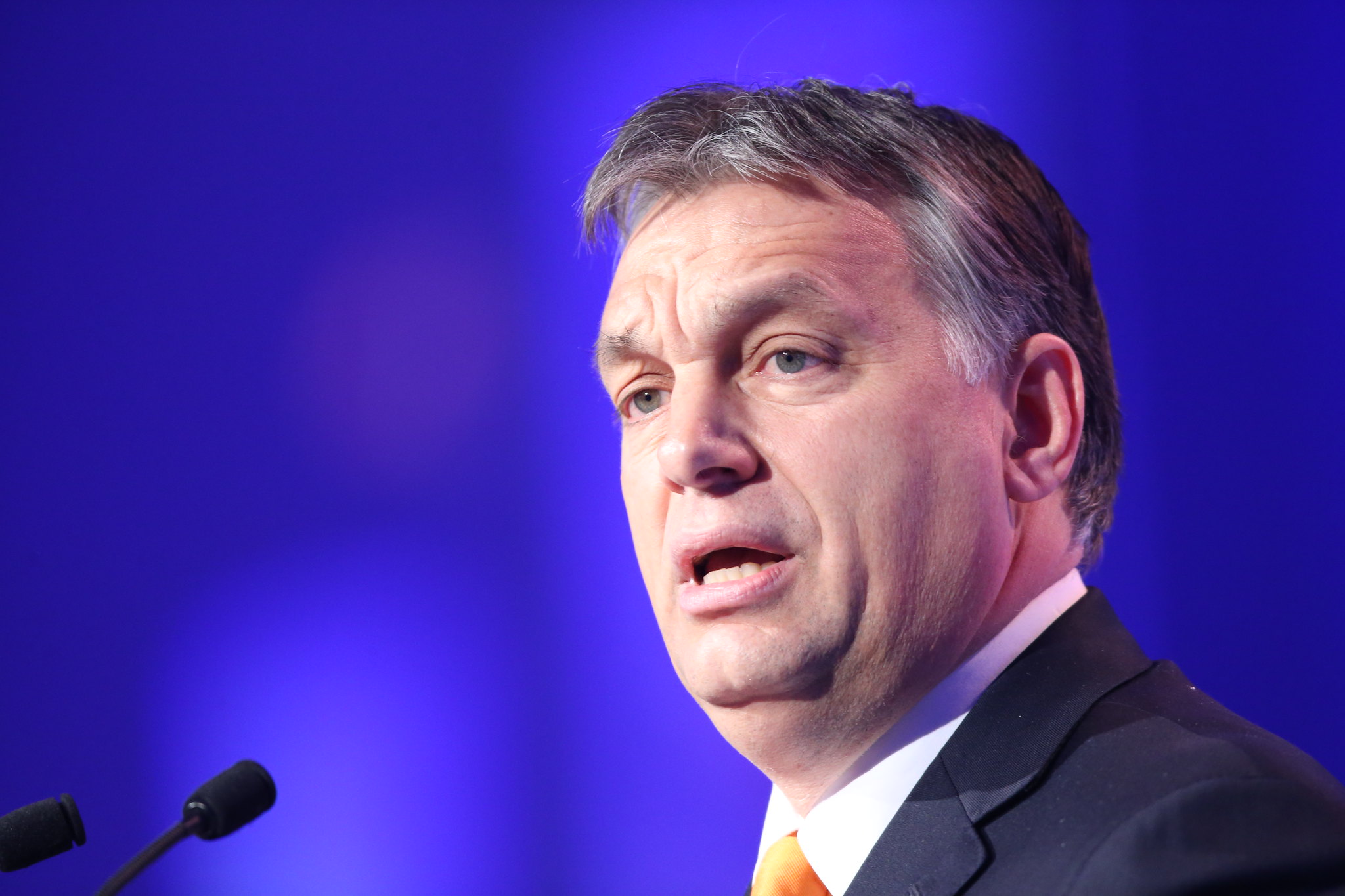 Изборната „честитка“ до Орбан